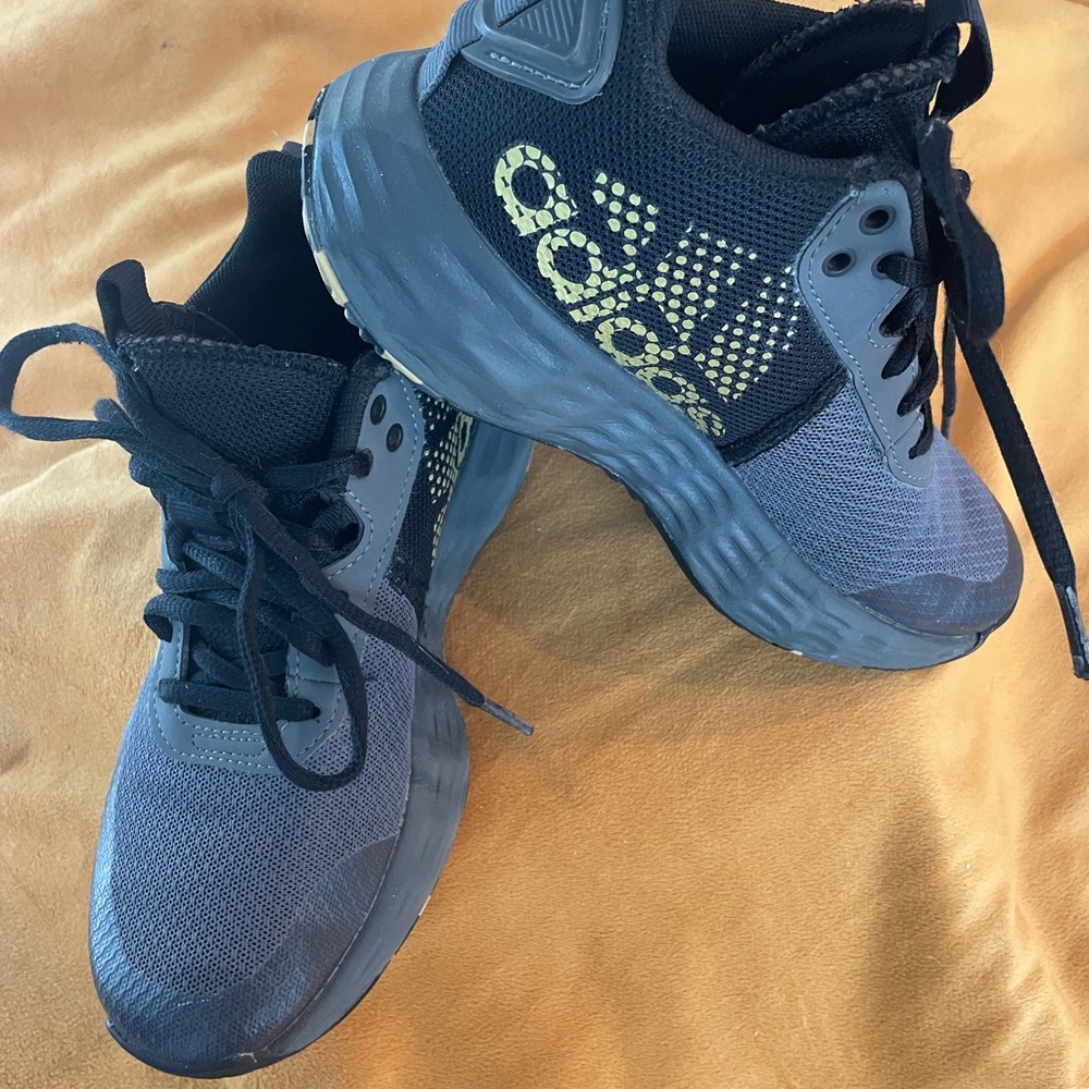 Adidas sneakers size1
